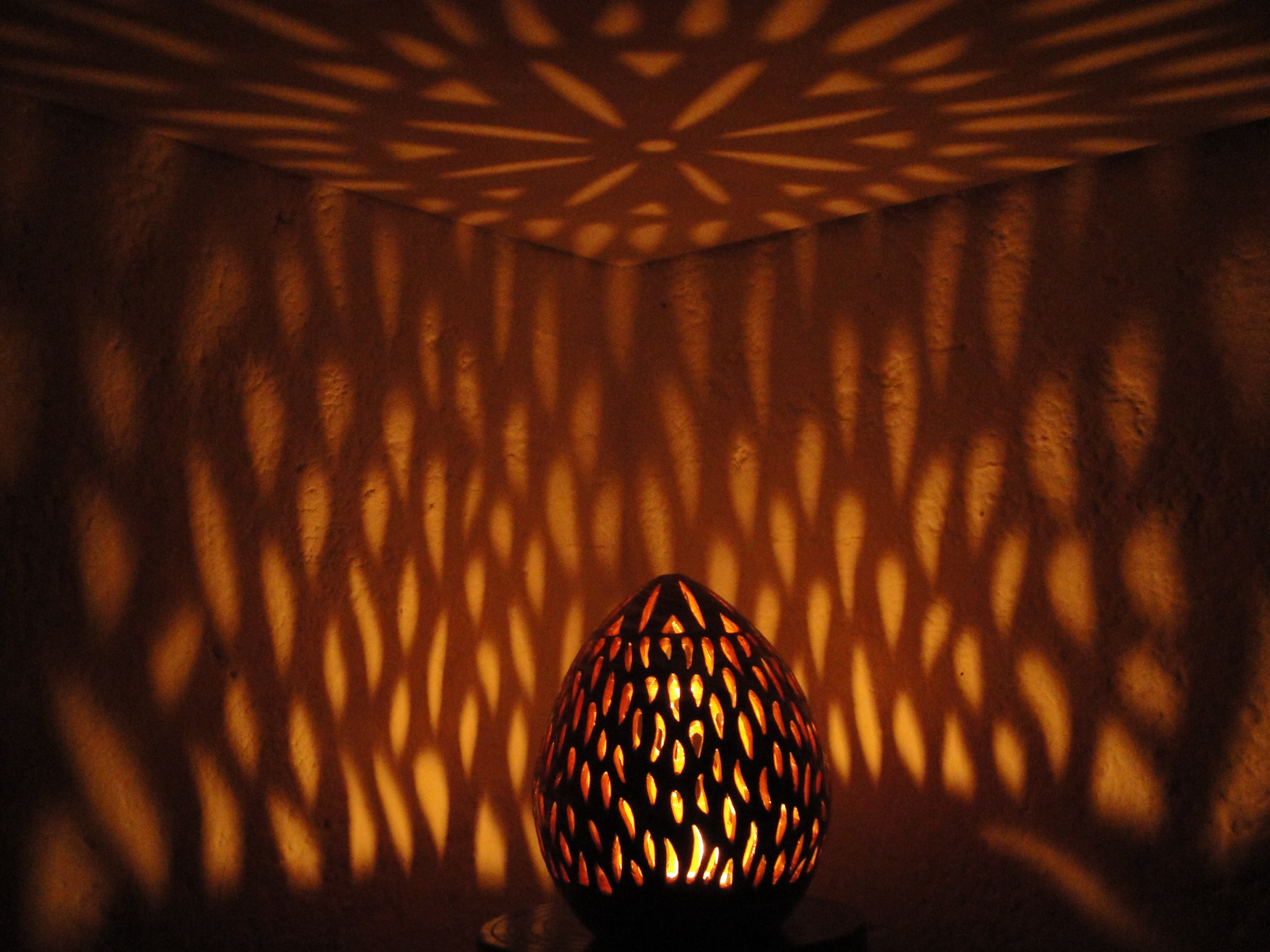 5lampada_uovo_terracotta_bottega_celtica_milano